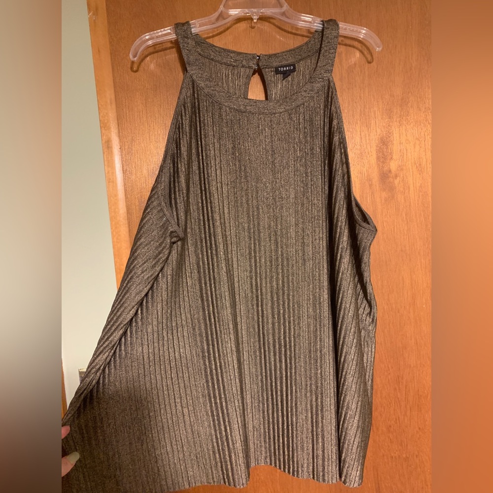 Women Top Size 3 Torrid Sleeveless Blouse Gold Black